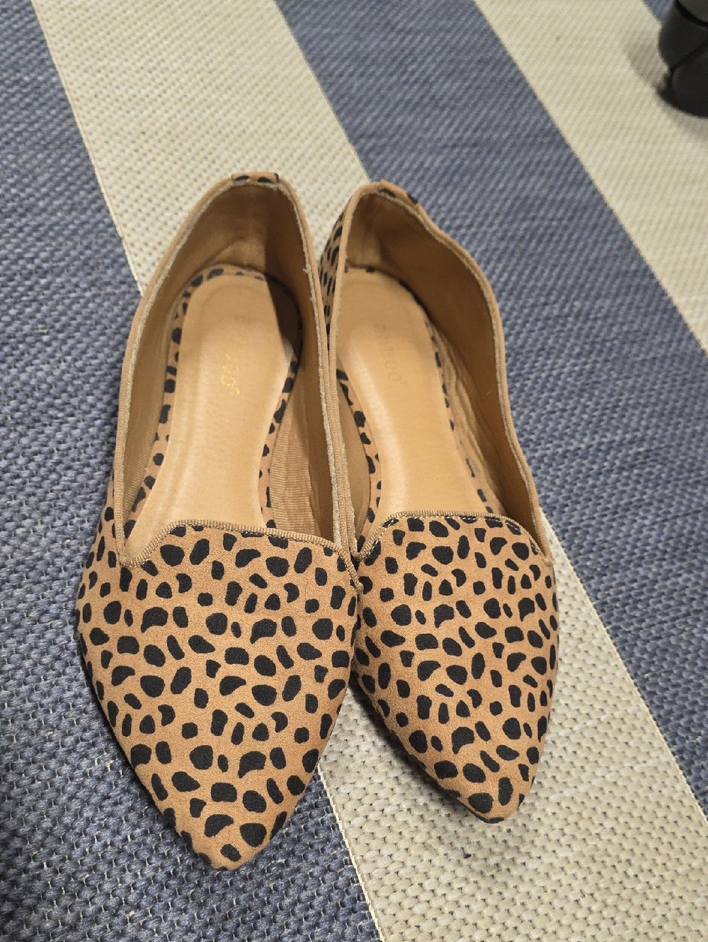 Leopard Print Pointed Toe Women’s Flats - Tan/Black